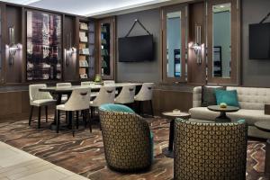 The lounge or bar area at Boston Marriott Copley Place