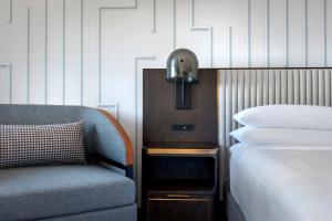Postel nebo postele na pokoji v ubytování Boston Marriott Copley Place