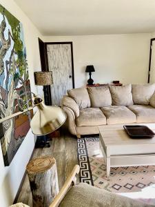 The Finca - Moab's Hidden Gem的休息区