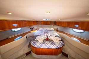 a bed in the back of a boat at MR.ATEŞ in Antalya