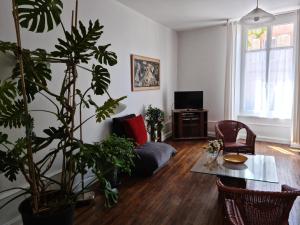 Μια τηλεόραση ή/και κέντρο ψυχαγωγίας στο Les Gites du 74 R Le Classique