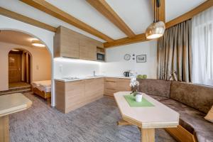 Kuchyň nebo kuchyňský kout v ubytování Apart Hotel Garni Wieser + 37 fotografií
