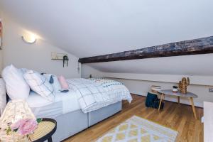 Fotografie z fotogalerie ubytování LARGE DUPLEX Apartment in CITY CENTRE! LIME STREET! FOOTBALL! Ideal for Stag and Hen Do Stays! v destinaci Liverpool