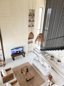 Televisyen dan/atau pusat hiburan di The Gate