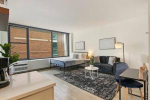 Comfortable & Convenient Studio Apartment- Chestnut 23D