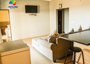 Telewizja i/lub zestaw kina domowego w obiekcie Ponta View Hotel