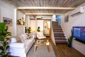 Magical 2 Story Old Jaffa Loft