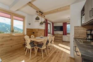 Kuchyň nebo kuchyňský kout v ubytování Mitterwallnerhof
