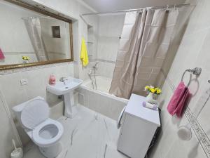 Ванная комната в 2х-ком Люкс в центре Шымкента Проспект Б Момышулы 4а