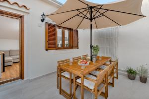 Χώρος καθιστικού στο Kuća za odmor Belota Pag