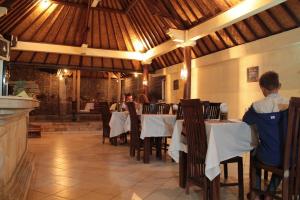 Εστιατόριο ή άλλο μέρος για φαγητό στο Barong Cafe Bungalow and Restaurant