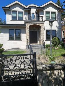 The building in which Az apartmant is located