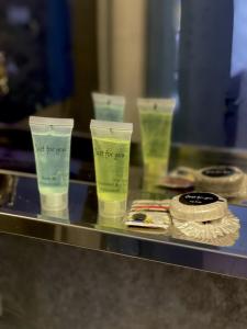 Nápoje v ubytování Luxury studio apartment near Birmingham citycentre