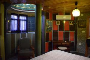 A bed or beds in a room at Castillo Esmeralda
