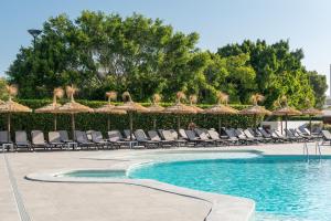 Bazén v ubytovaní Alcudia Beach Apartments alebo v jeho blízkosti