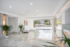 Bazén v ubytovaní Alcudia Beach Apartments alebo v jeho blízkosti