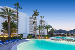 Bazén v ubytovaní Alcudia Beach Apartments alebo v jeho blízkosti