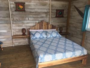 Krevet ili kreveti u jedinici u okviru objekta El Toucan Loco Floating Lodges