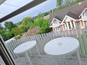 Balkón alebo terasa v ubytovaní Alinka Apartmanház