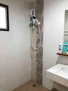 Ένα μπάνιο στο Maruay Living Apartment 401 (Khaosan/Chinatown/Samyot MRT)