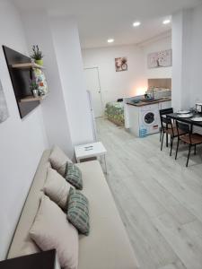 Posezení v ubytování Apartamentos ZANCA CITY CENTER free luggage storage