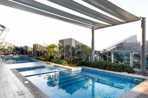 Bazén v ubytování Große Penthouse 170m2 Luxury Wohnung Business Bay Premium Canal View nebo v jeho okolí