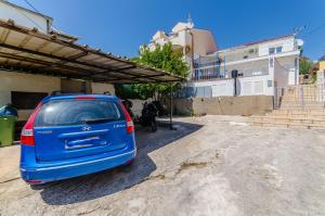 Budova, kde se apartmán nachází + 17 fotografií