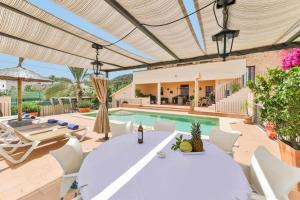 Bazén v ubytování CAN TROBAT - Gran Villa Mallorquina con piscina nebo v jeho okolí