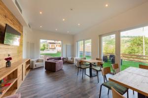 Posezení v ubytování Active Alm Hotel