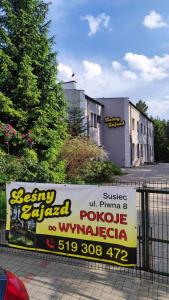 Certifikát, hodnocení, plakát nebo jiný dokument vystavený v ubytování Leśny Zajazd