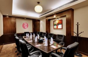 Konferenční prostory v ubytování Ramada Plaza by Wyndham JHV Varanasi