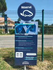 Certifikát, hodnocení, plakát nebo jiný dokument vystavený v ubytování Campanile NATURE - Toulouse Nord L'Union + 23 fotografií