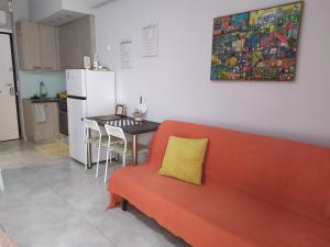 Kuchyň nebo kuchyňský kout v ubytování Homeyfeel Stay Sea 1 - Modern studio next to the sea!