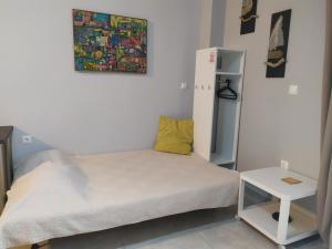 Postel nebo postele na pokoji v ubytování Homeyfeel Stay Sea 1 - Modern studio next to the sea!