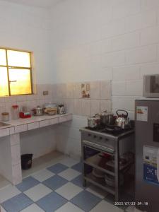 Kitchen o kitchenette sa Casa Sara en San Blas