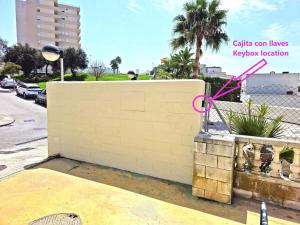 Fotografia z galérie ubytovania On Beach Deluxe Apartment with Pools and own Garden v destinácii El Puerto de Santa María