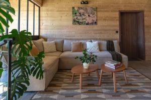 Boutique Hôtel - Notre Chalet的休息区