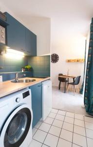 Kuchyň nebo kuchyňský kout v ubytování Le Studieux-T1-30m2-Pte Paris M7