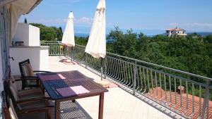 Balkón nebo terasa v ubytování Apartments Plavčić