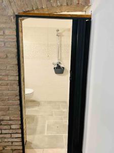 Confortevole Studio - intero appartamento tesisinde bir banyo