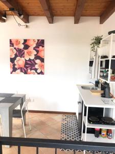 Köök või kööginurk majutusasutuses Confortevole Studio - intero appartamento