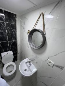 Vonios kambarys apgyvendinimo įstaigoje Antalya’nın nezih semtinde daire