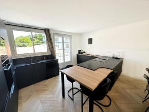 Gallery image of Les appartements du Carnot - Terrasses et Jardins in La Rochelle
