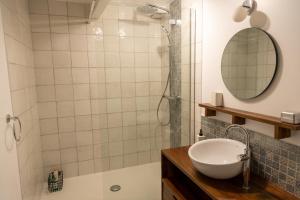 Koupelna v ubytování La Portette Chambres d'Hôtes + 37 fotografií