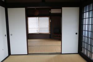 an empty room with a door and a window at Isumi-gun - Cottage / Vacation STAY 38211 in Iwada