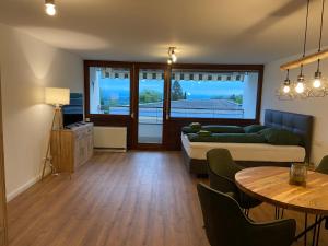 Kuchyň nebo kuchyňský kout v ubytování Apartment Bergpanorama mit wunderschönem Alpenpanorama und Indoor-Pool