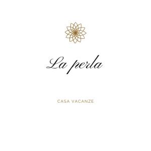 een logo met het titellogo voor la perla bij La Perla in Francavilla Fontana