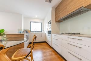 A kitchen or kitchenette at Sandcastle