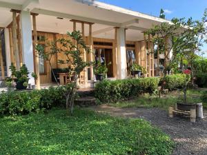 Rinjani Eco Villa Senaru外面的花园