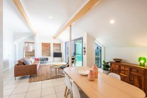 Kuchyň nebo kuchyňský kout v ubytování The Hill - Oceanstays